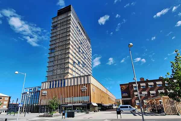 The tall, modern wooden building of Sara Kulturhus in Skellefteå.