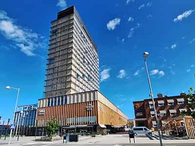 The tall, wooden Sara Kulturhus building.